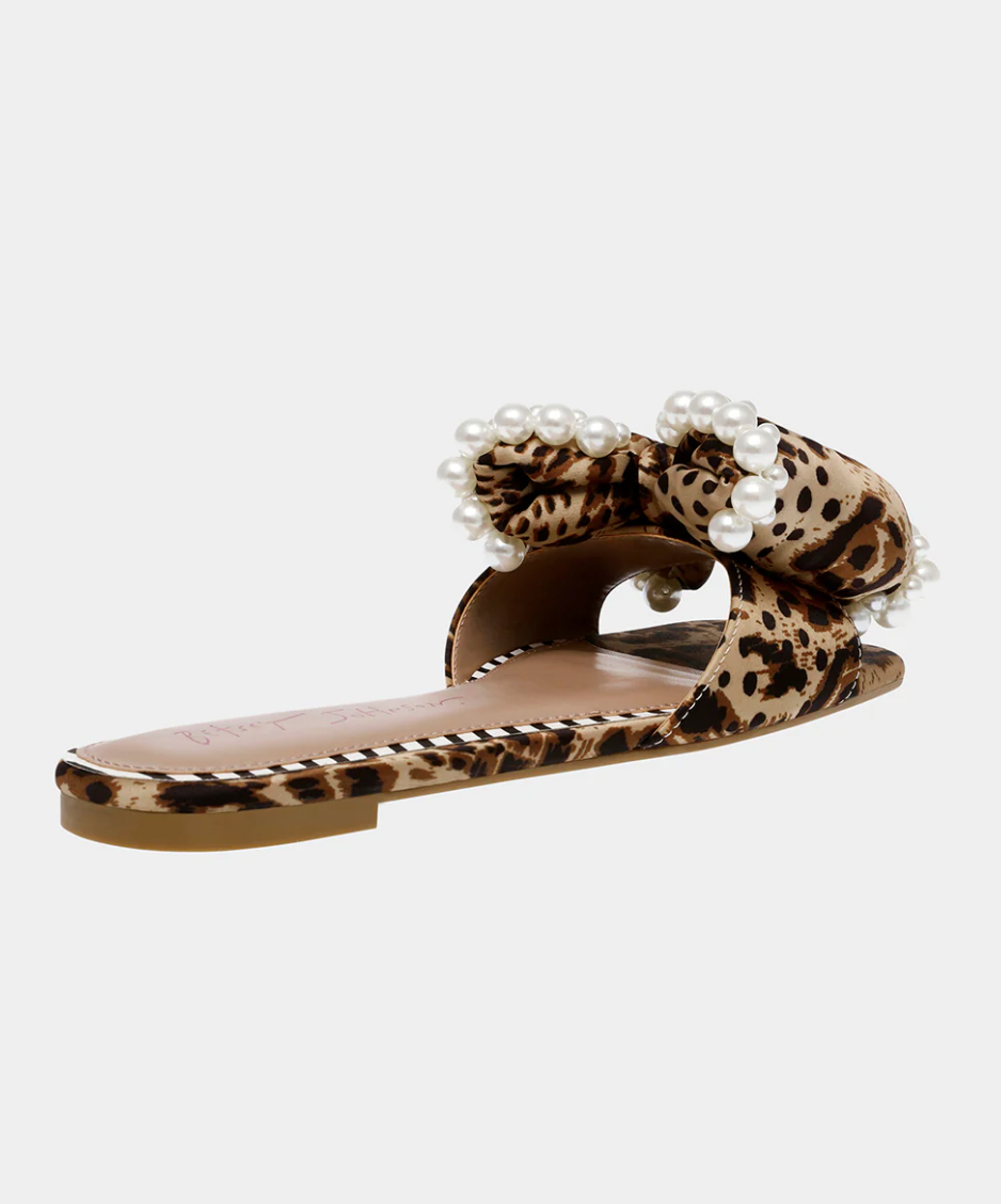 Liah Sandal, Leopard