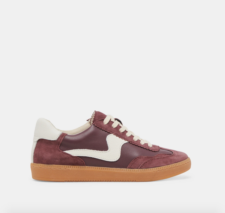 Notice Sneakers, Cranberry Suede