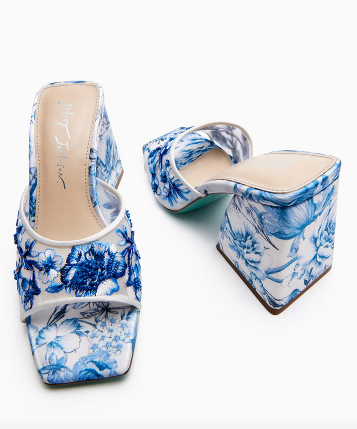 Roo Heel, Blue Floral