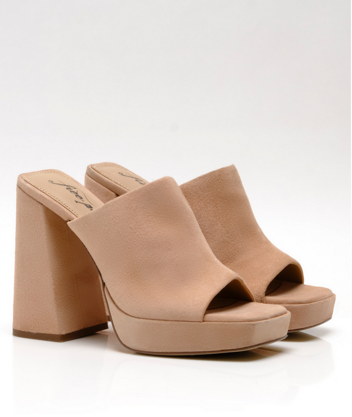 Margo Mule, Pearl Sand