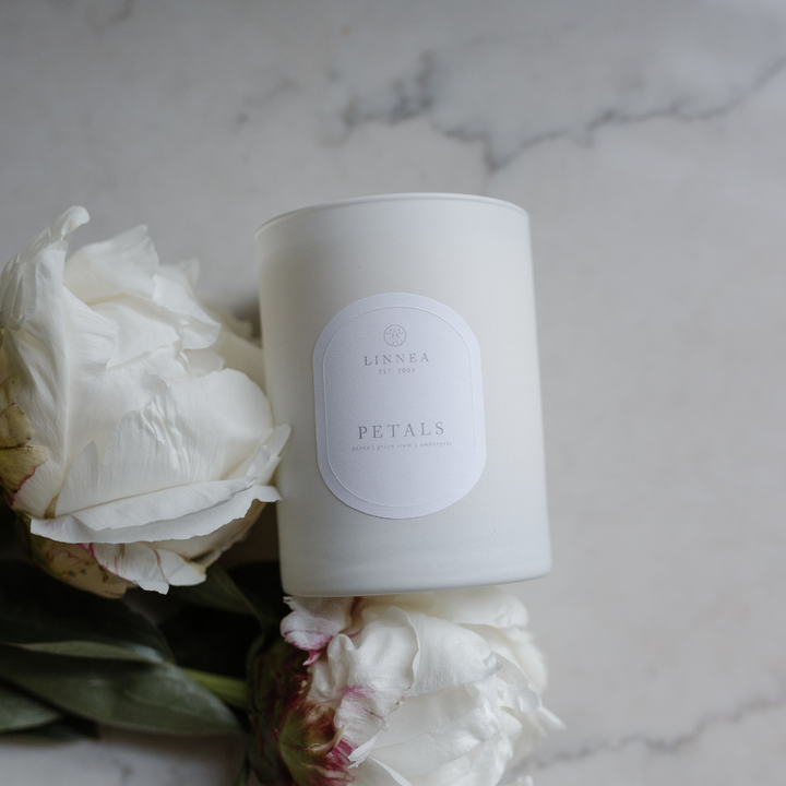 2 Wick Candle, Petals